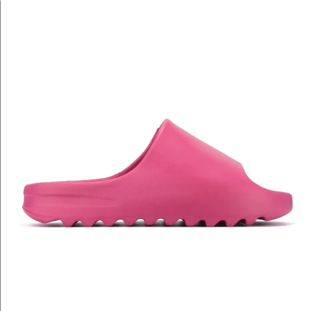 Festive pink - Picture 1 of 2
